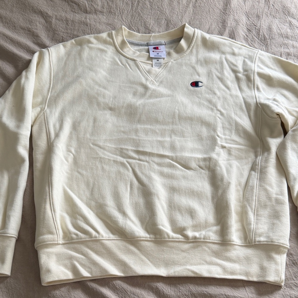 Champion women’s Crewneck Sweatshirt in Cream/off white with Logo